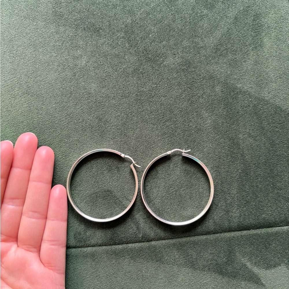 Elegant Silver Hoop Earrings 925 - Picture 2 of 2